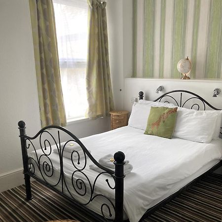 Donnington Guesthouse Труро Екстер'єр фото