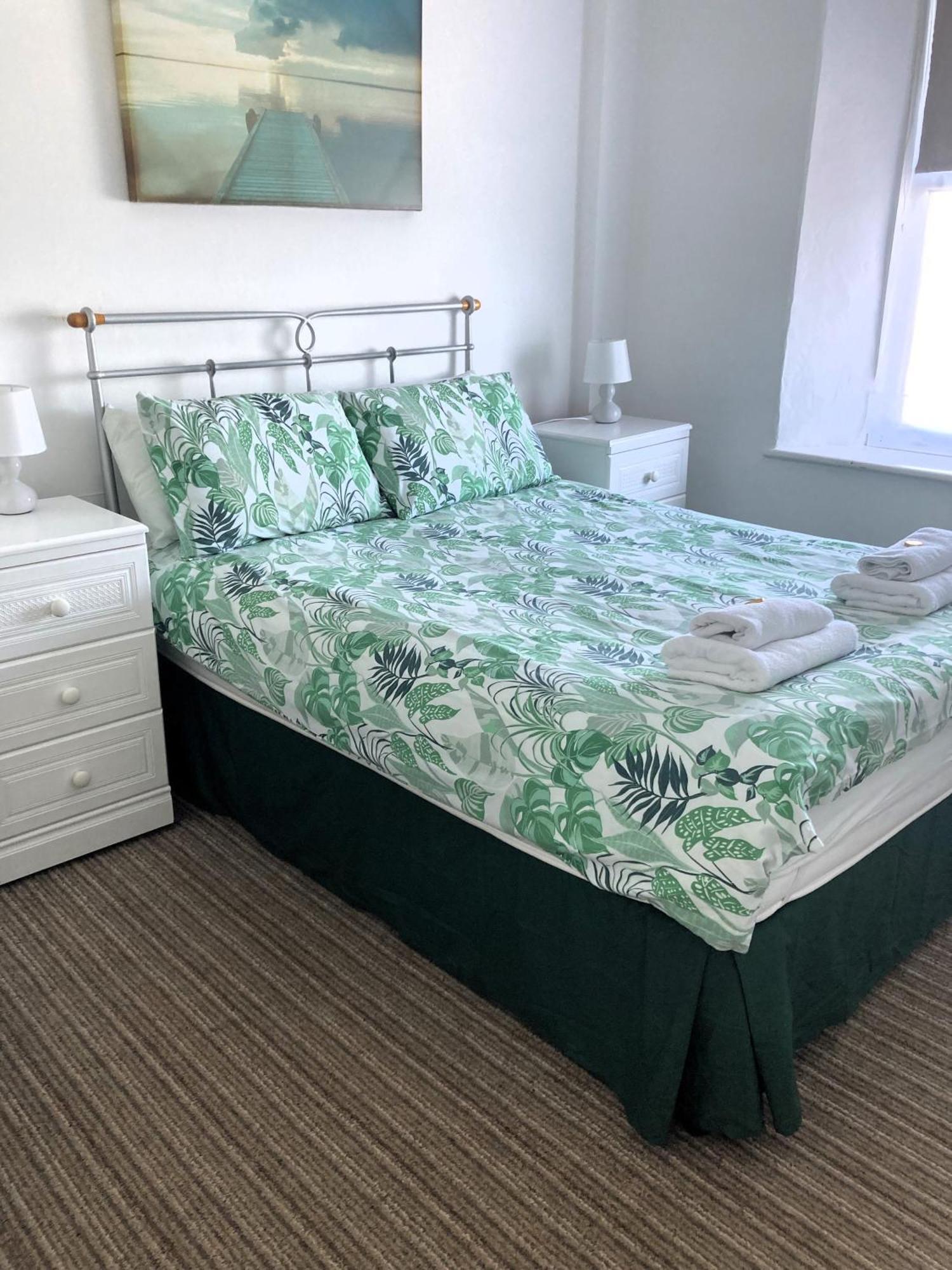 Donnington Guesthouse Труро Екстер'єр фото