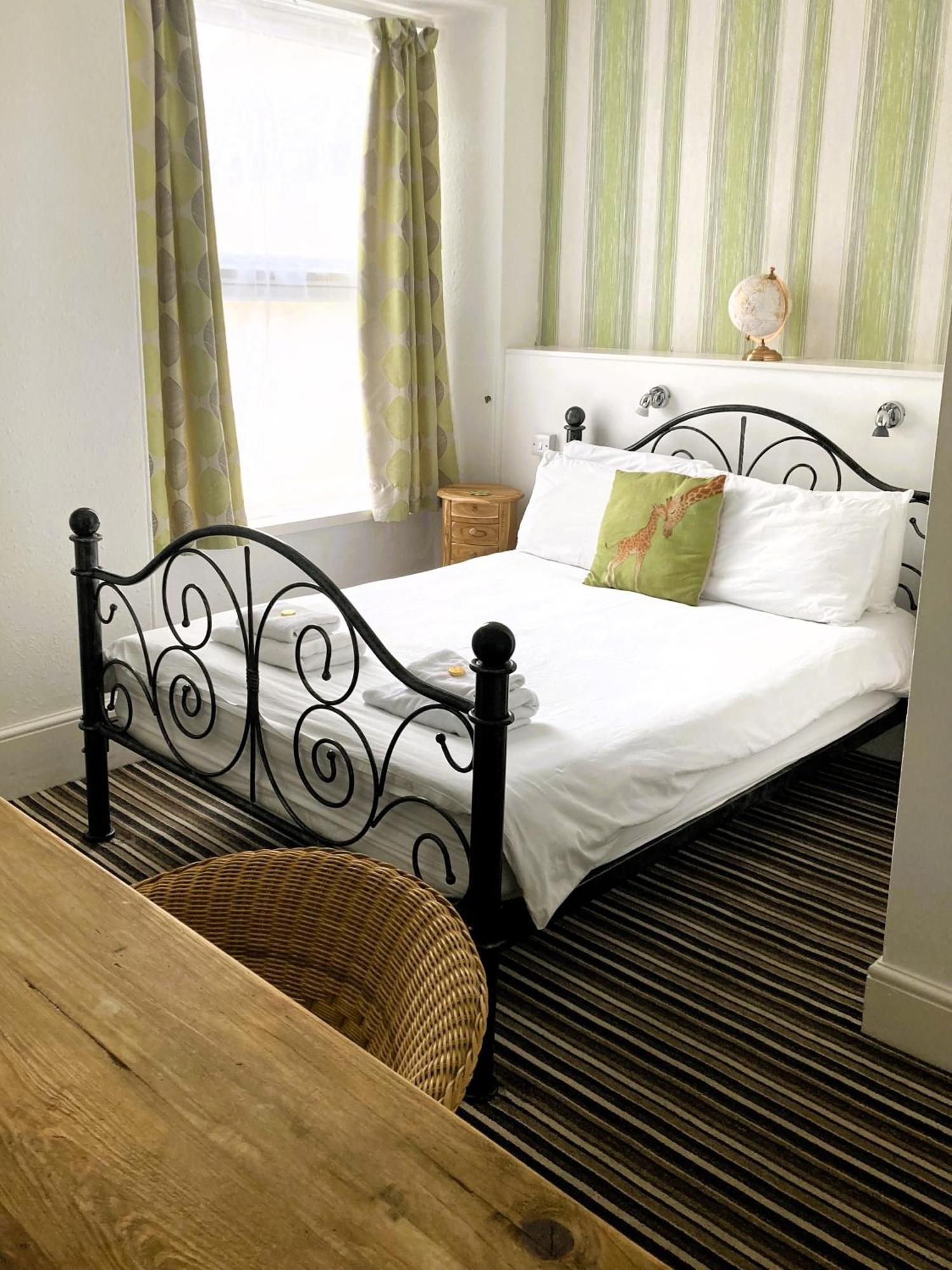 Donnington Guesthouse Труро Екстер'єр фото
