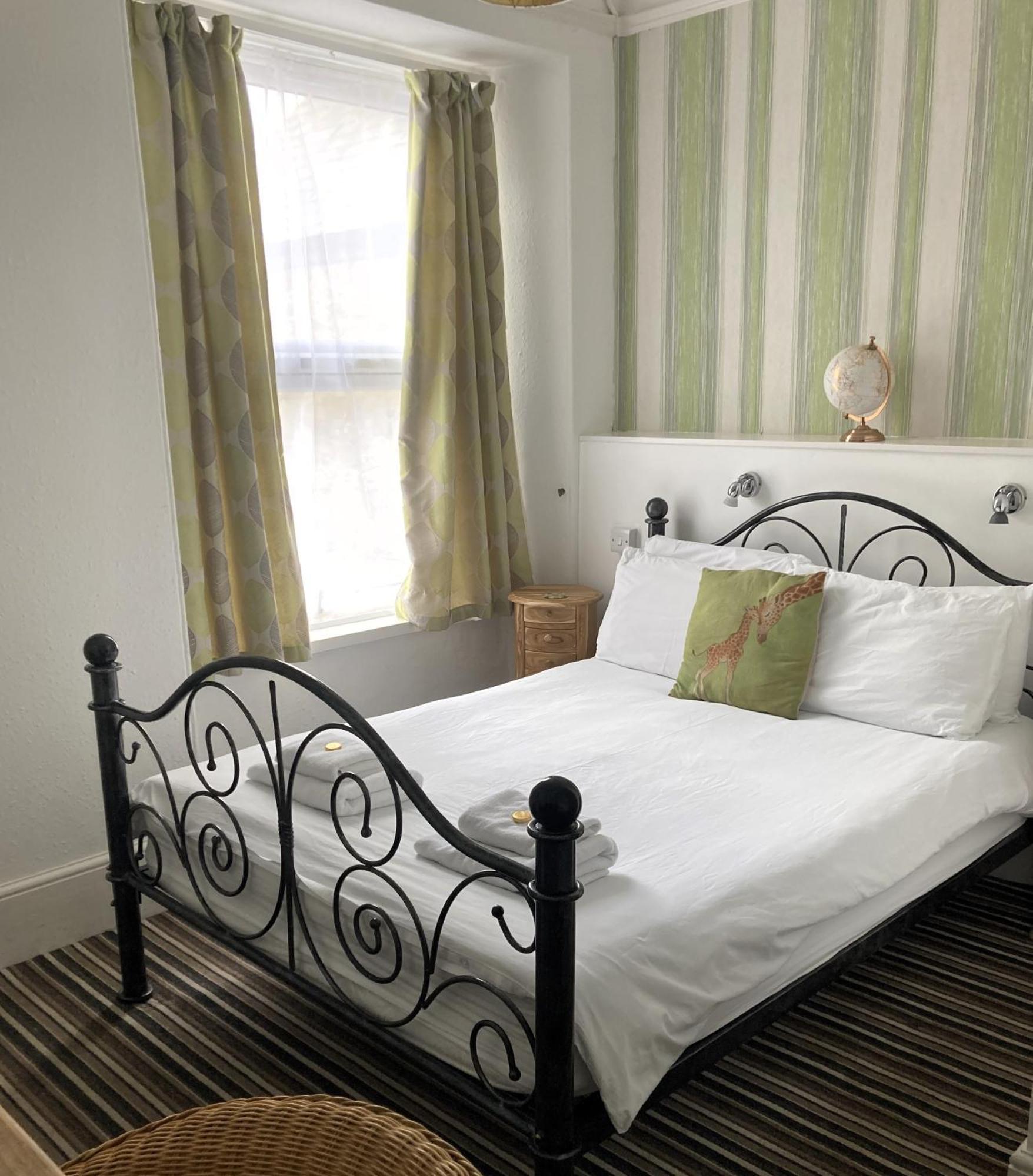 Donnington Guesthouse Труро Екстер'єр фото
